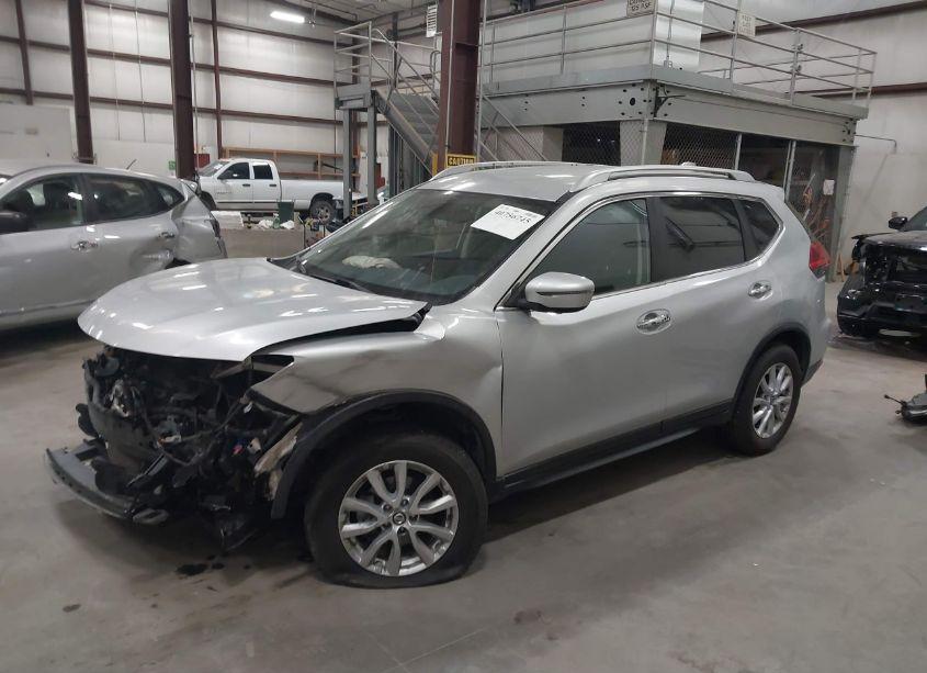 Photo 2 of 2017 Nissan Rogue SV (VIN JN8AT2MV2HW274021)