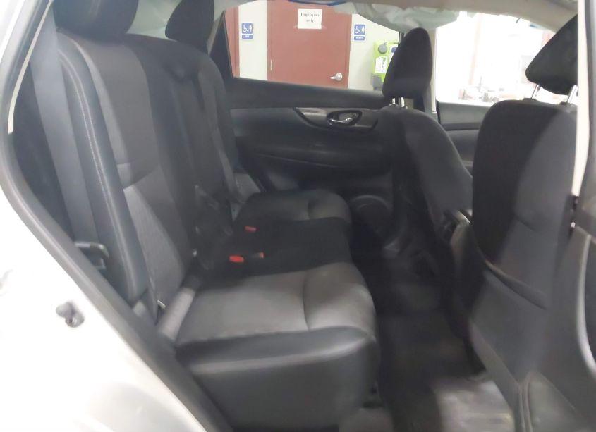 Photo 8 of 2017 Nissan Rogue SV (VIN JN8AT2MV2HW274021)