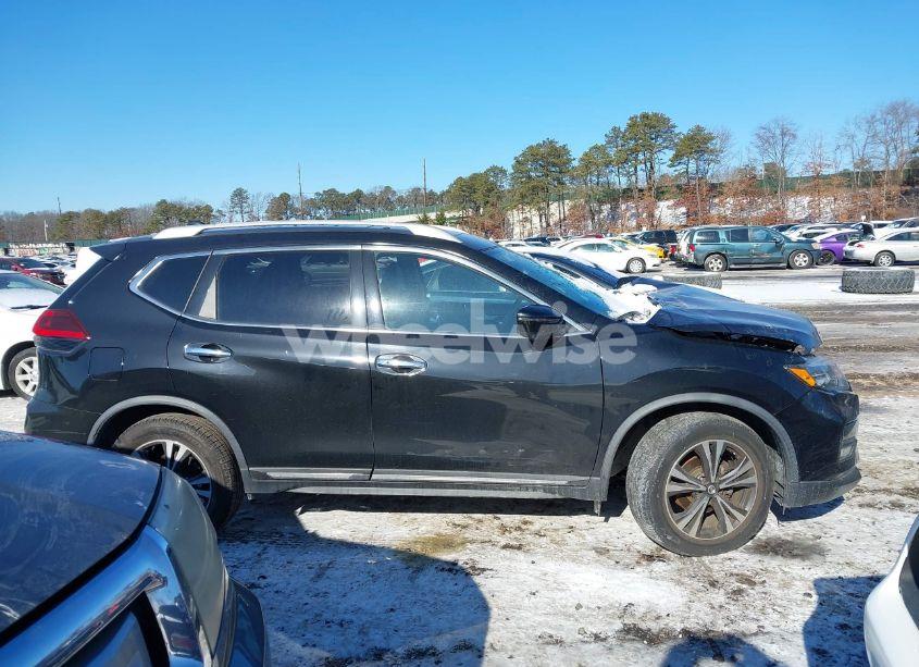 Photo 13 of 2018 Nissan Rogue SL (VIN JN8AT2MV2JW304530)