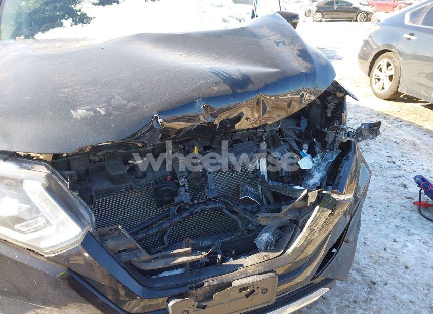 Photo 6 of 2018 Nissan Rogue SL (VIN JN8AT2MV2JW304530)