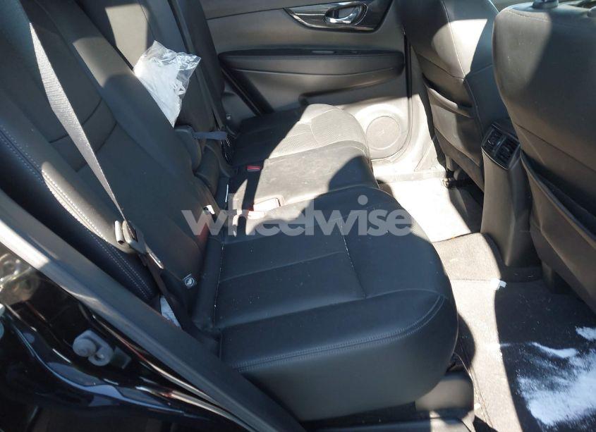 Photo 8 of 2018 Nissan Rogue SL (VIN JN8AT2MV2JW304530)