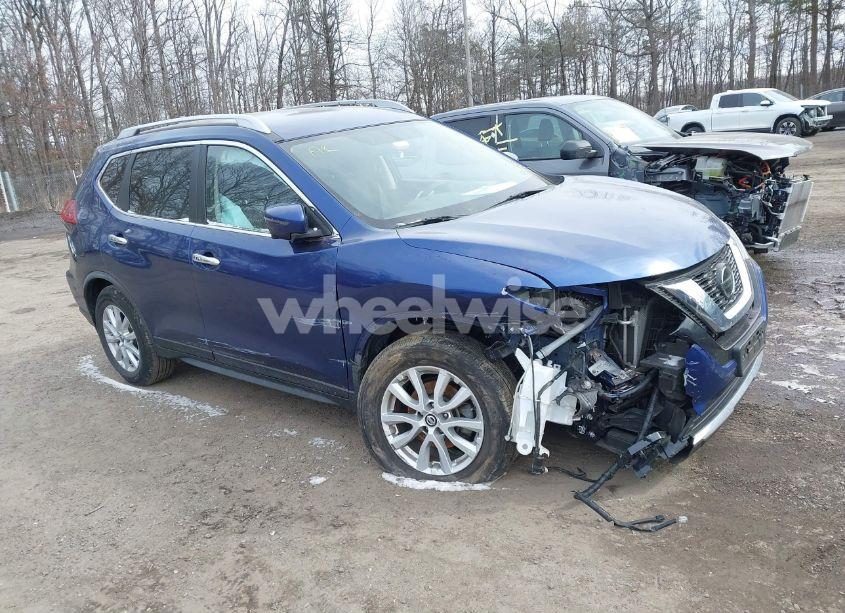 2018 Nissan Rogue SV (VIN JN8AT2MV2JW305810) main photo