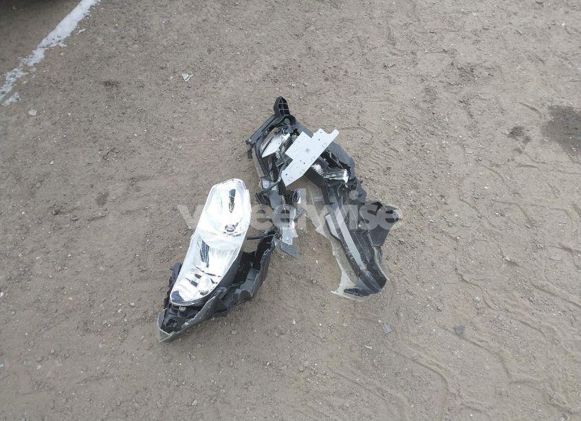 Photo 12 of 2018 Nissan Rogue SV (VIN JN8AT2MV2JW305810)