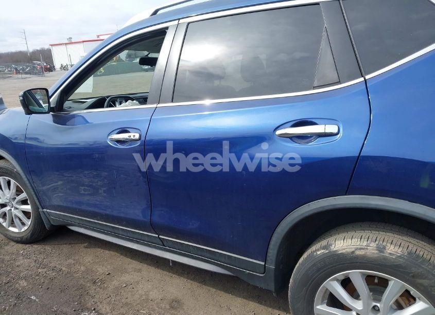 Photo 15 of 2018 Nissan Rogue SV (VIN JN8AT2MV2JW305810)