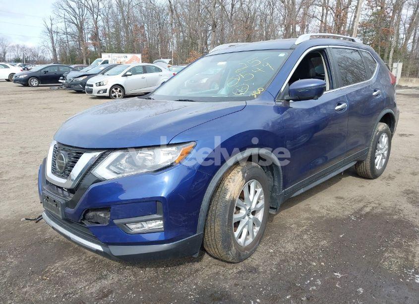 Photo 2 of 2018 Nissan Rogue SV (VIN JN8AT2MV2JW305810)