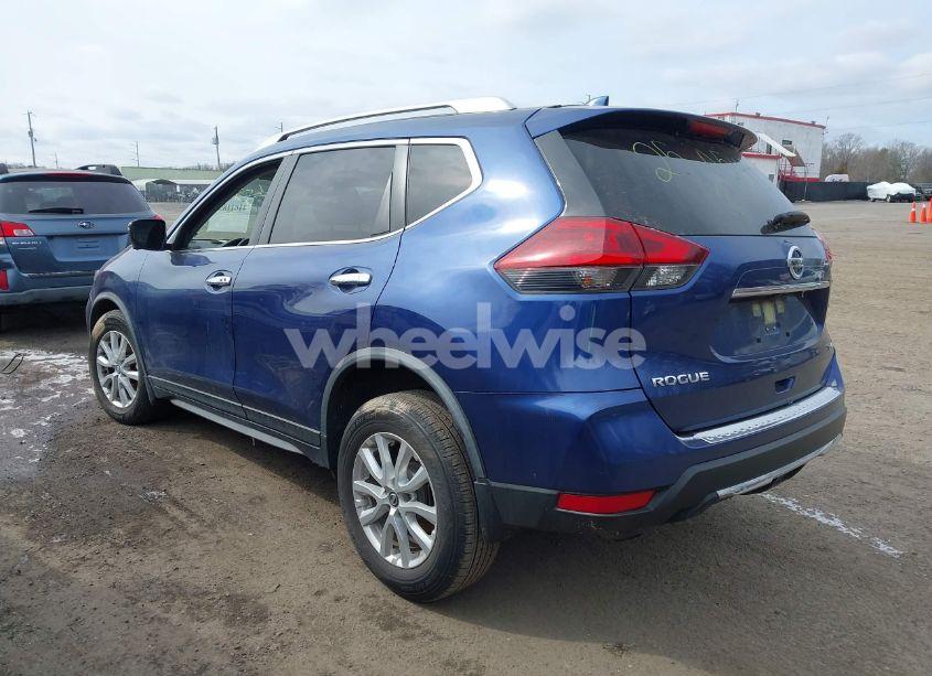 Photo 3 of 2018 Nissan Rogue SV (VIN JN8AT2MV2JW305810)