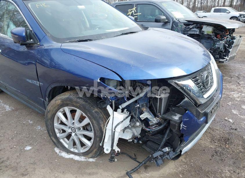 Photo 6 of 2018 Nissan Rogue SV (VIN JN8AT2MV2JW305810)