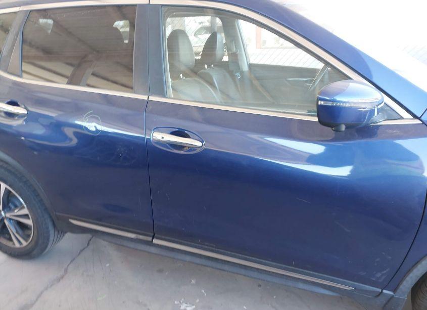 Photo 13 of 2018 Nissan Rogue SL (VIN JN8AT2MV2JW314118)