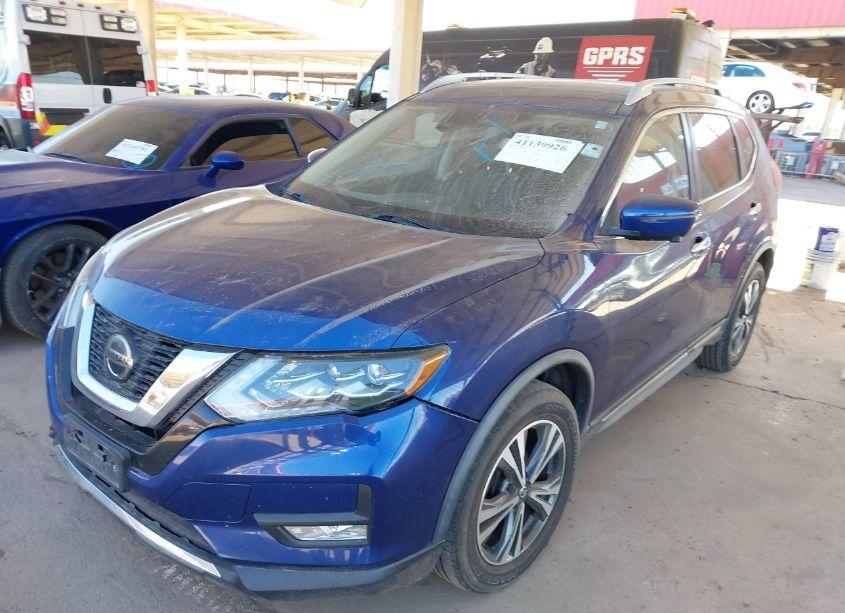 Photo 2 of 2018 Nissan Rogue SL (VIN JN8AT2MV2JW314118)