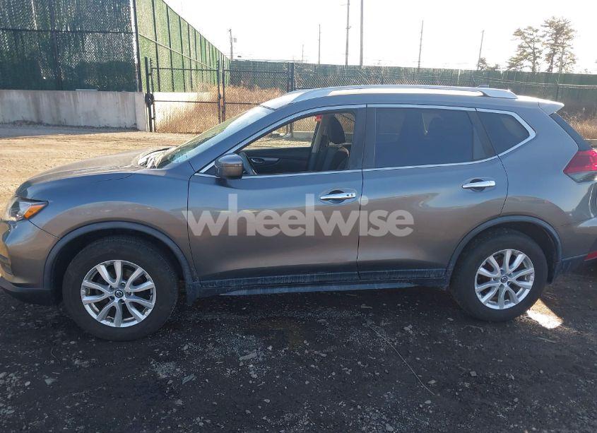 Photo 14 of 2019 Nissan Rogue SV (VIN JN8AT2MV2KW372859)