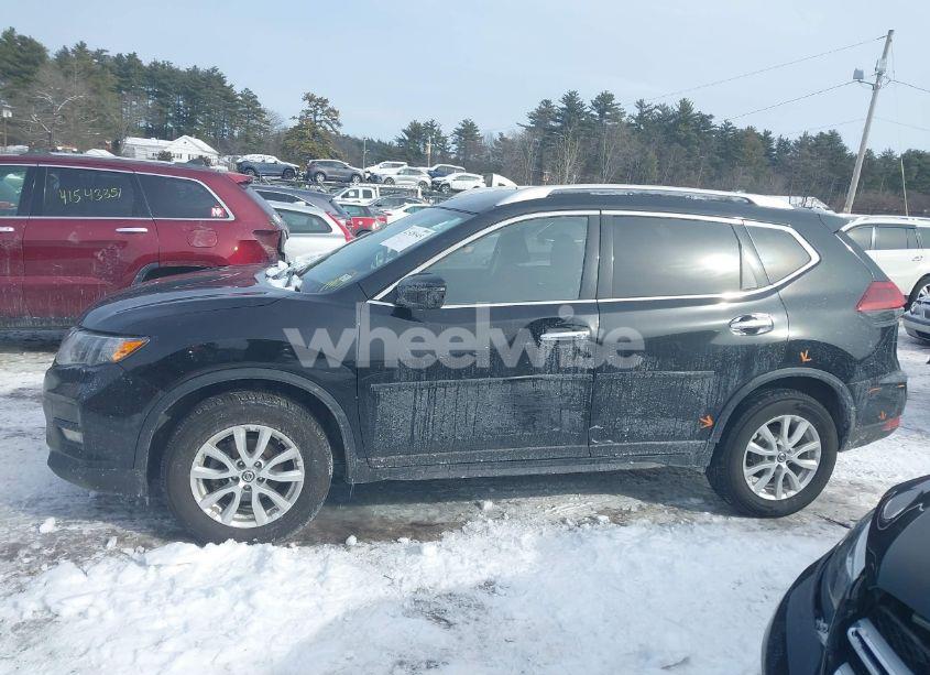 Photo 14 of 2019 Nissan Rogue SV (VIN JN8AT2MV2KW380041)