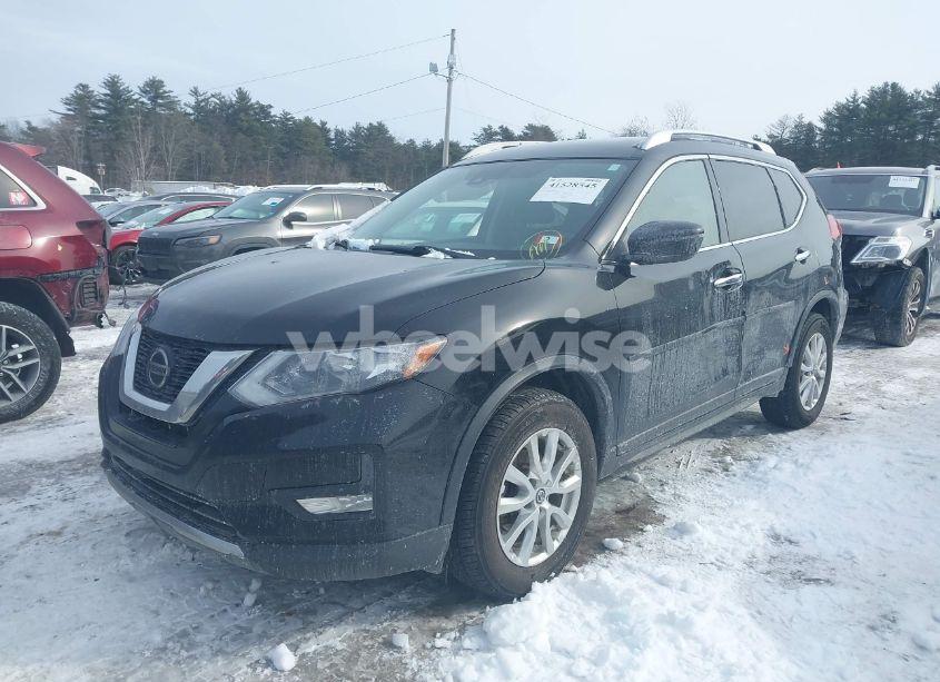 Photo 2 of 2019 Nissan Rogue SV (VIN JN8AT2MV2KW380041)