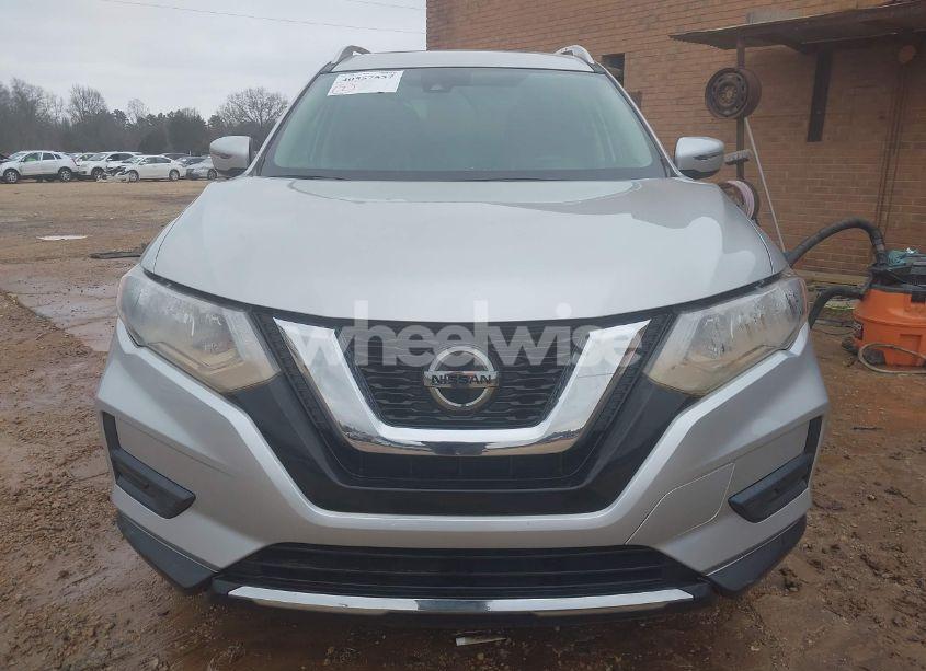Photo 11 of 2019 Nissan Rogue SV (VIN JN8AT2MV2KW389810)