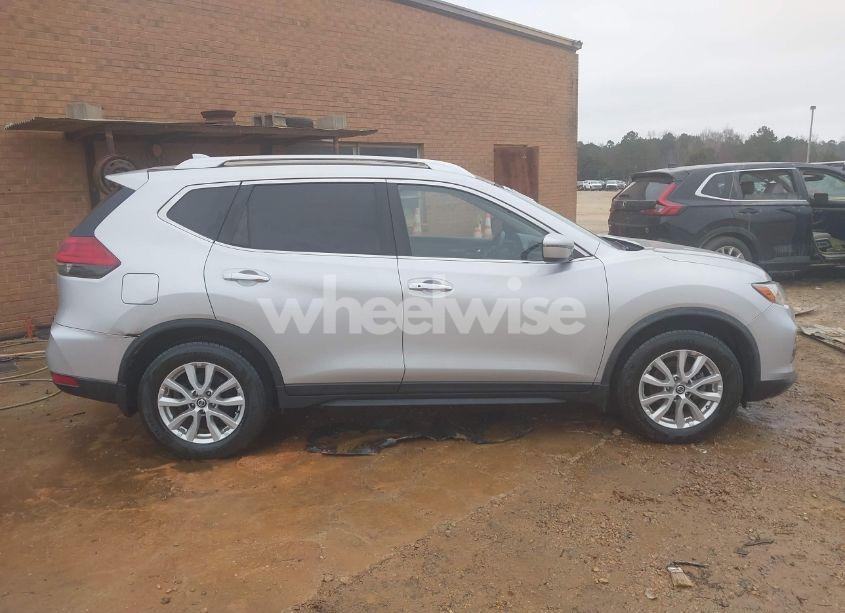Photo 12 of 2019 Nissan Rogue SV (VIN JN8AT2MV2KW389810)