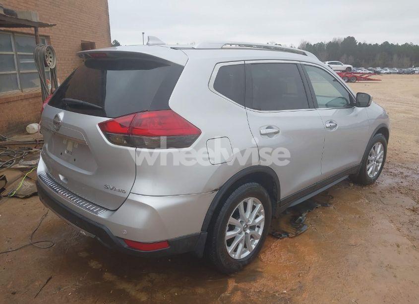 Photo 4 of 2019 Nissan Rogue SV (VIN JN8AT2MV2KW389810)