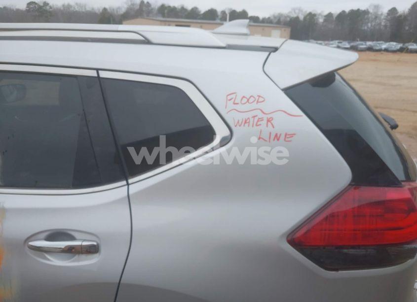 Photo 6 of 2019 Nissan Rogue SV (VIN JN8AT2MV2KW389810)