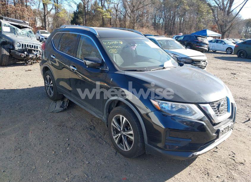 2019 Nissan Rogue SV (VIN JN8AT2MV2KW395297) main photo