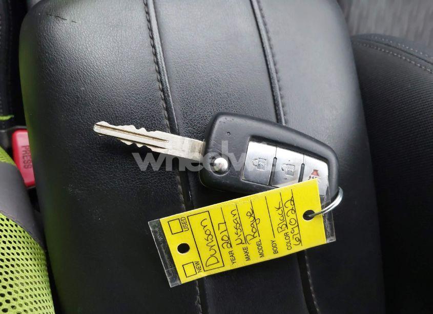 Photo 11 of 2017 Nissan Rogue S (VIN JN8AT2MV3HW013366)