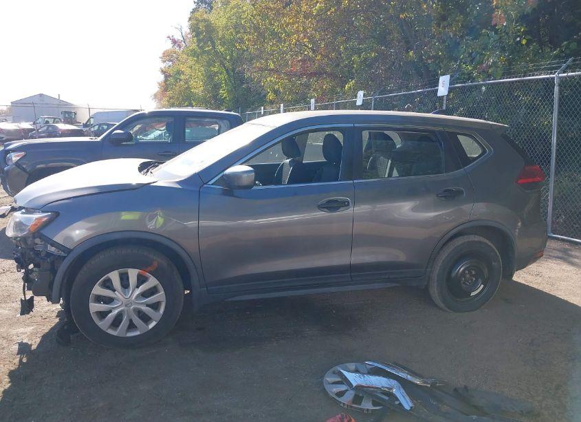 Photo 13 of 2017 Nissan Rogue S (VIN JN8AT2MV3HW025162)