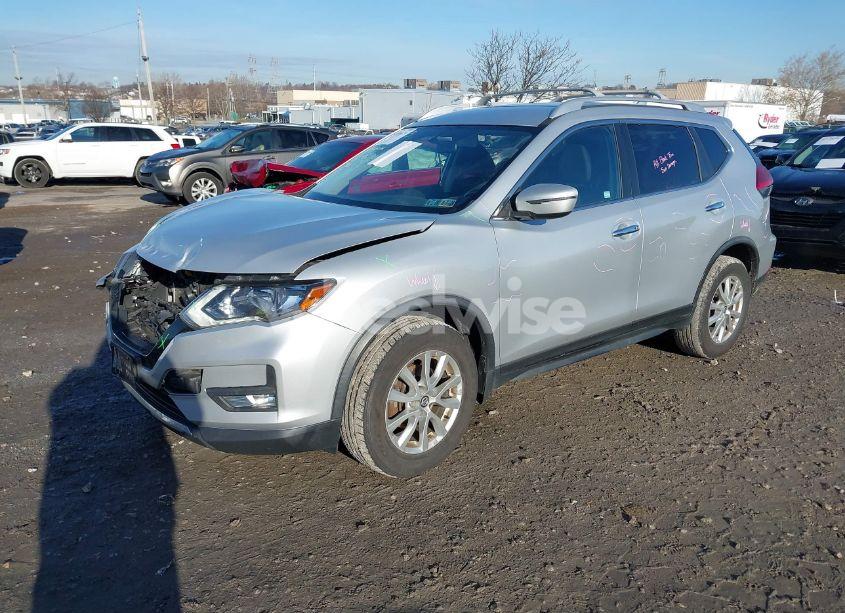 Photo 2 of 2017 Nissan Rogue SV (VIN JN8AT2MV3HW254859)