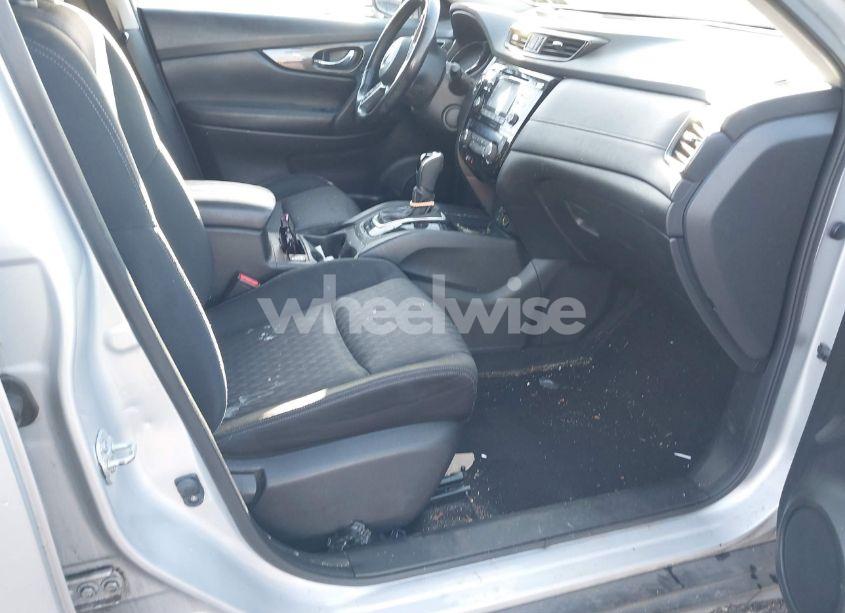 Photo 5 of 2017 Nissan Rogue SV (VIN JN8AT2MV3HW254859)