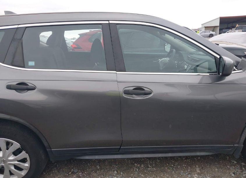 Photo 13 of 2017 Nissan Rogue S (VIN JN8AT2MV3HW264114)