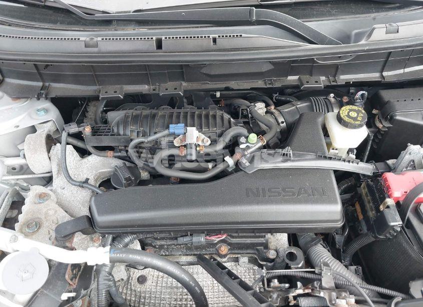 Photo 10 of 2018 Nissan Rogue SV (VIN JN8AT2MV3JW303628)