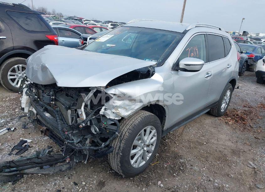 Photo 2 of 2018 Nissan Rogue SV (VIN JN8AT2MV3JW303628)
