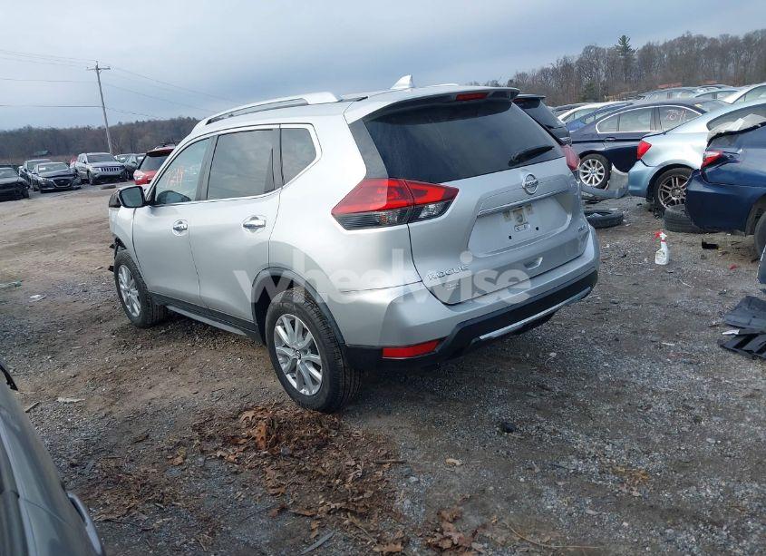 Photo 3 of 2018 Nissan Rogue SV (VIN JN8AT2MV3JW303628)