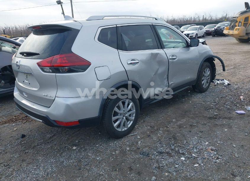 Photo 4 of 2018 Nissan Rogue SV (VIN JN8AT2MV3JW303628)