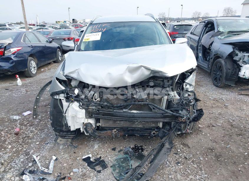 Photo 6 of 2018 Nissan Rogue SV (VIN JN8AT2MV3JW303628)