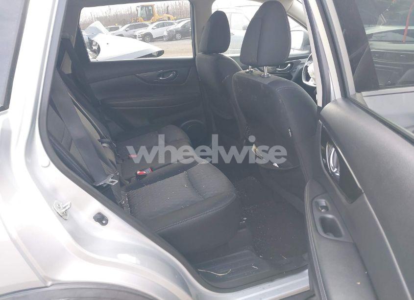 Photo 8 of 2018 Nissan Rogue SV (VIN JN8AT2MV3JW303628)