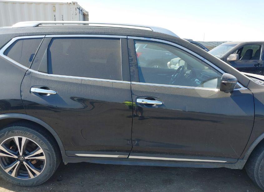 Photo 13 of 2018 Nissan Rogue SL (VIN JN8AT2MV3JW318226)