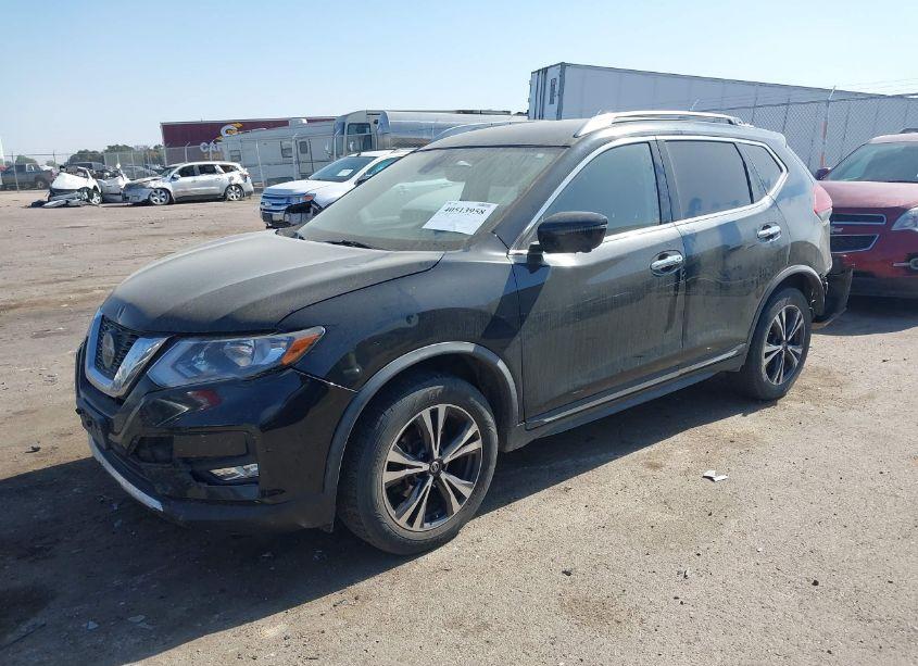 Photo 2 of 2018 Nissan Rogue SL (VIN JN8AT2MV3JW318226)