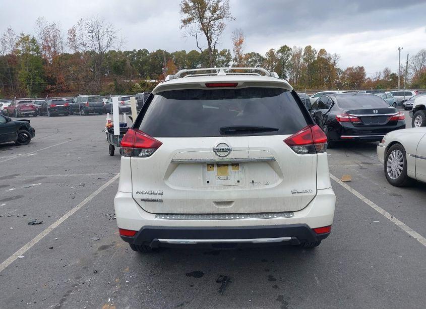 Photo 15 of 2018 Nissan Rogue SL (VIN JN8AT2MV3JW323202)