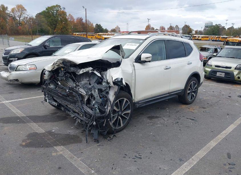 Photo 2 of 2018 Nissan Rogue SL (VIN JN8AT2MV3JW323202)