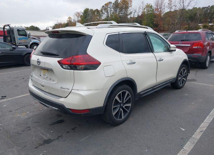 Photo 4 of 2018 Nissan Rogue SL (VIN JN8AT2MV3JW323202)