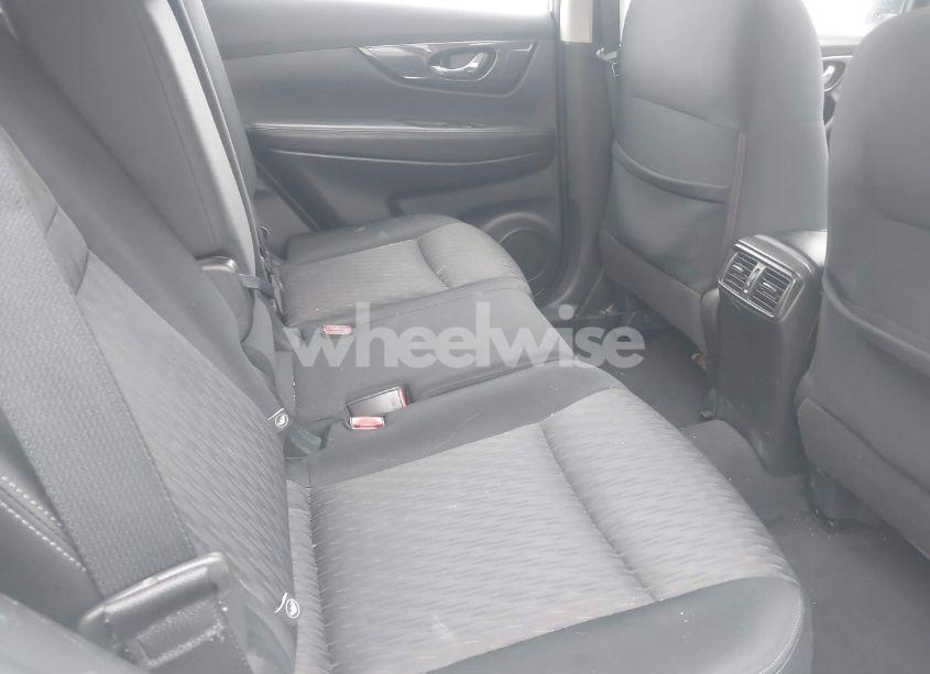 Photo 8 of 2018 Nissan Rogue S (VIN JN8AT2MV3JW329310)