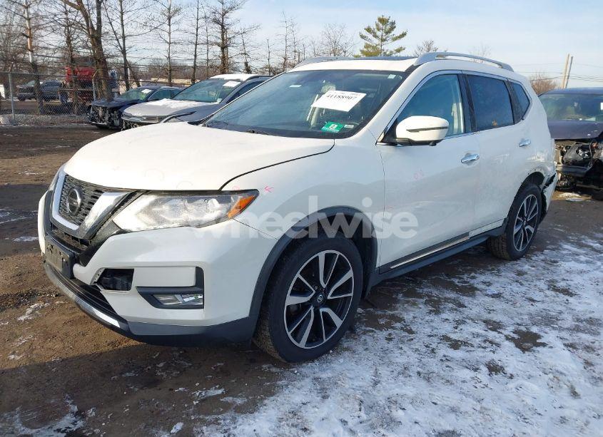 Photo 2 of 2018 Nissan Rogue SL (VIN JN8AT2MV3JW346088)