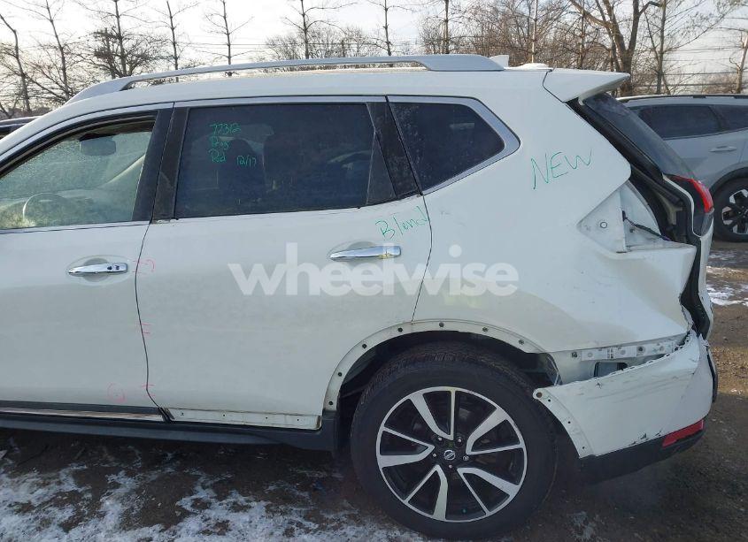 Photo 6 of 2018 Nissan Rogue SL (VIN JN8AT2MV3JW346088)