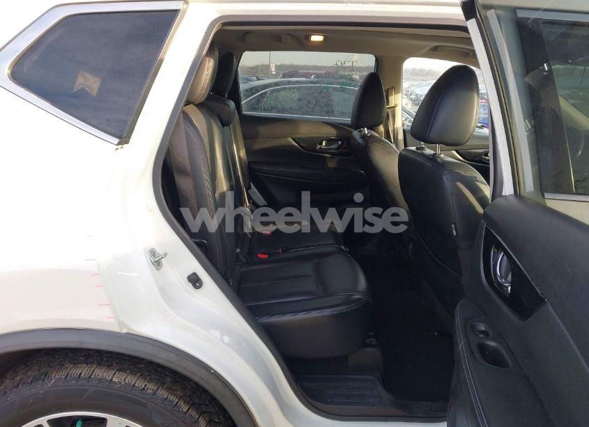 Photo 8 of 2018 Nissan Rogue SL (VIN JN8AT2MV3JW346088)