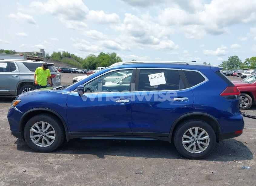 Photo 14 of 2018 Nissan Rogue SV (VIN JN8AT2MV3JW352649)