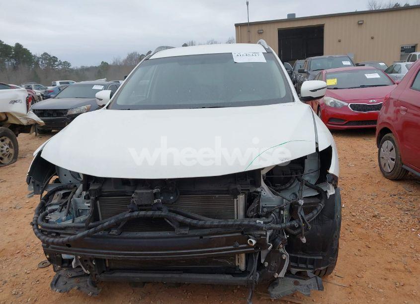 Photo 13 of 2018 Nissan Rogue SV (VIN JN8AT2MV3JW353770)