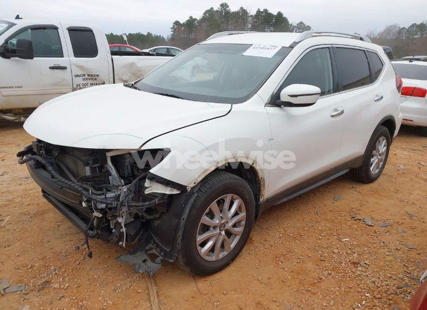 Photo 2 of 2018 Nissan Rogue SV (VIN JN8AT2MV3JW353770)