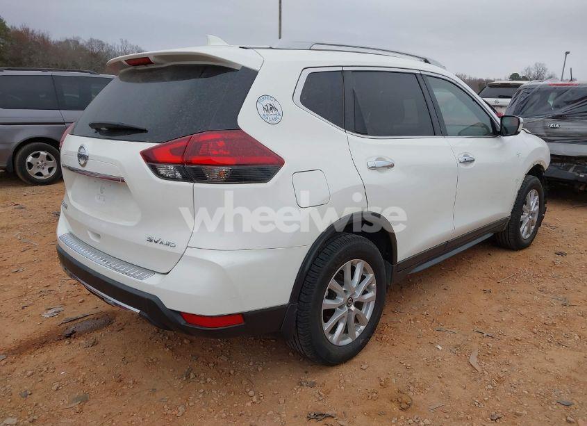 Photo 4 of 2018 Nissan Rogue SV (VIN JN8AT2MV3JW353770)
