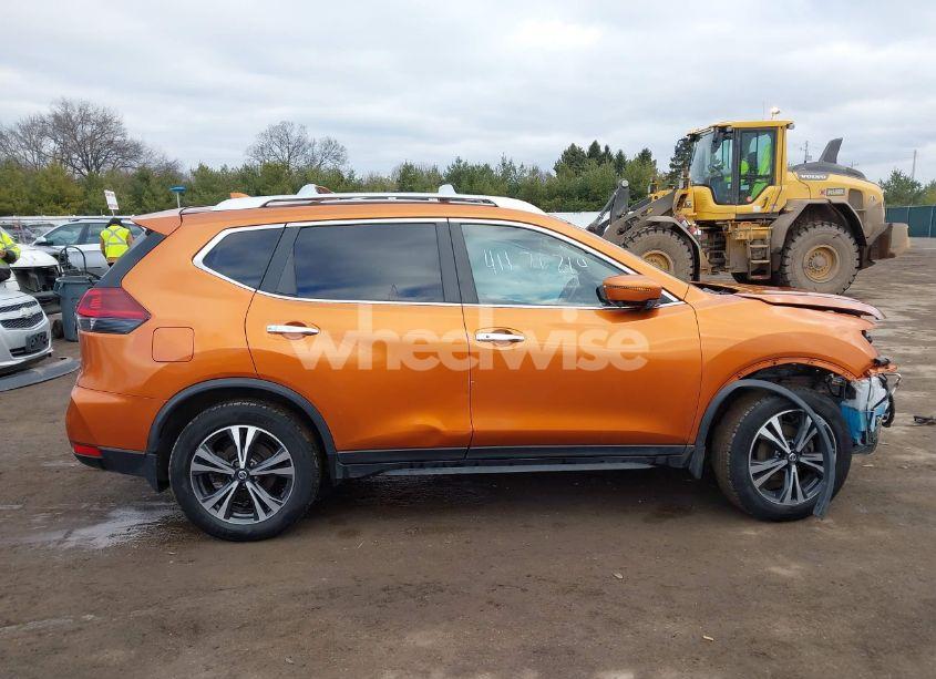 Photo 14 of 2019 Nissan Rogue SV (VIN JN8AT2MV3KW374751)
