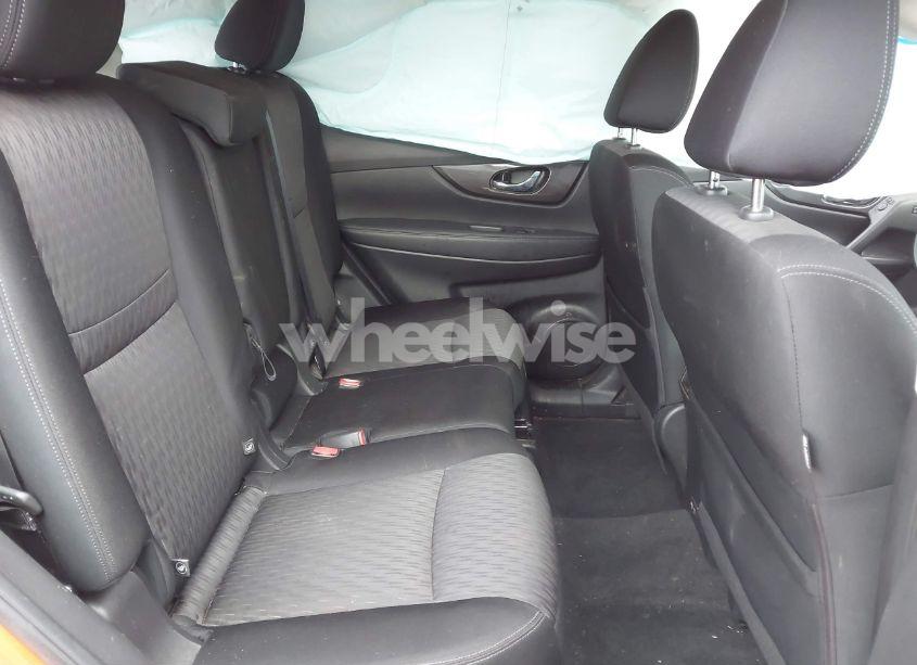 Photo 8 of 2019 Nissan Rogue SV (VIN JN8AT2MV3KW374751)