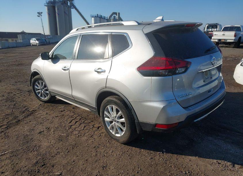 Photo 3 of 2019 Nissan Rogue SV (VIN JN8AT2MV3KW375298)