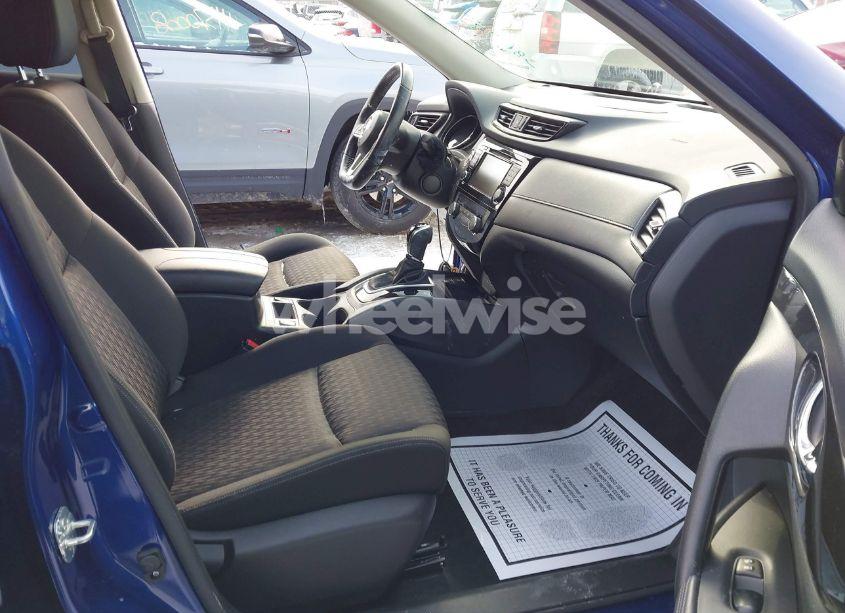 Photo 5 of 2019 Nissan Rogue SV (VIN JN8AT2MV3KW386995)