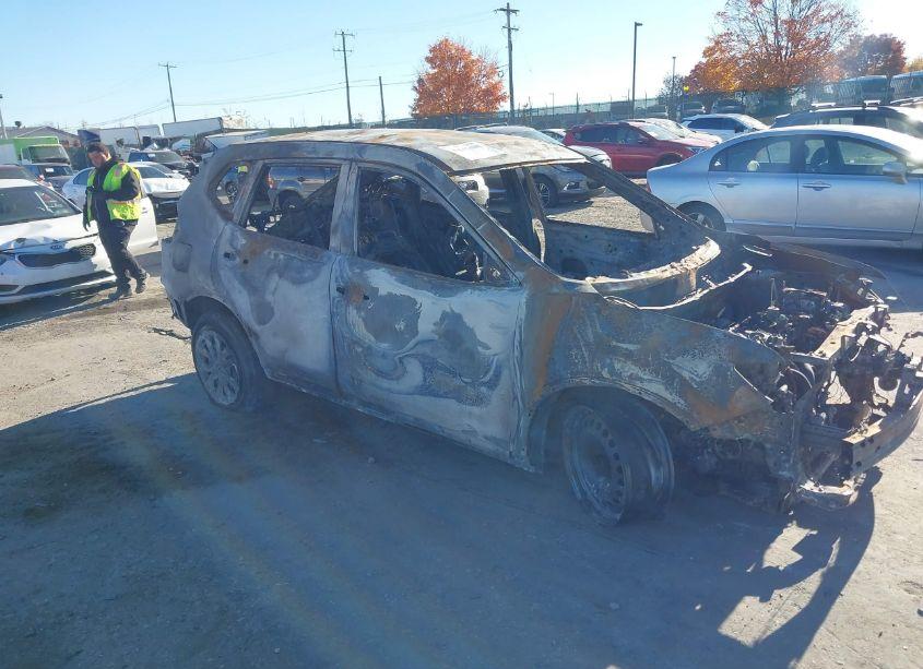 2019 Nissan Rogue S (VIN JN8AT2MV3KW387399) main photo